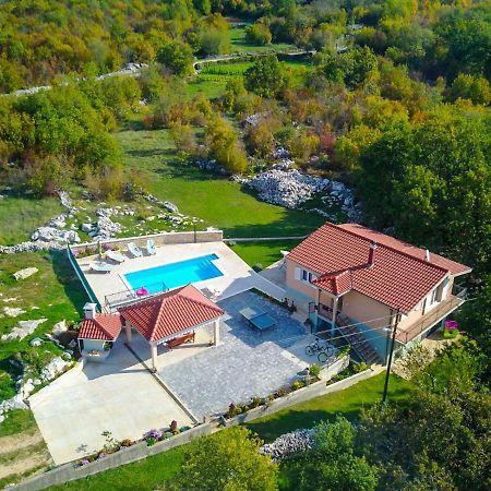 Villa Katja Омиш Экстерьер фото