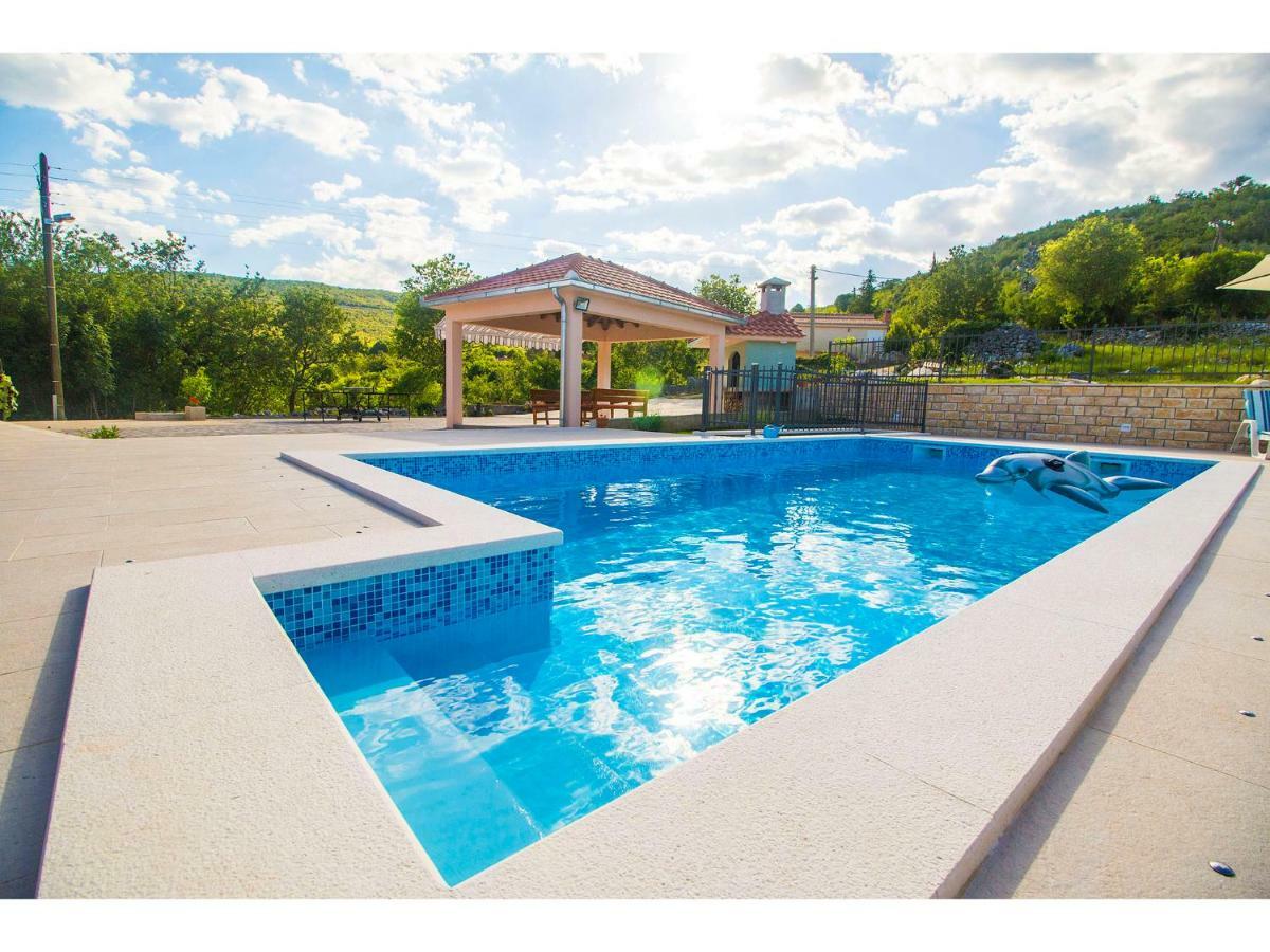 Villa Katja Омиш Экстерьер фото