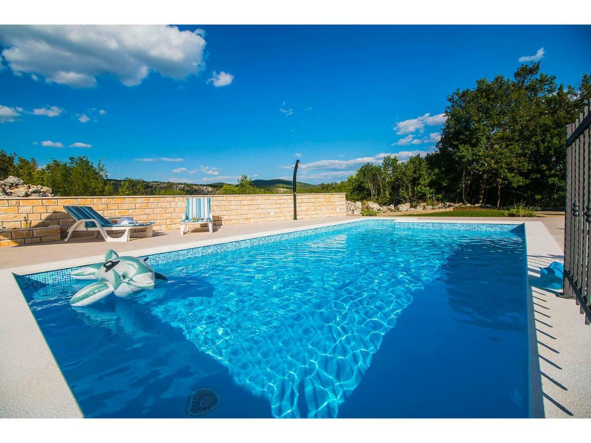 Villa Katja Омиш Экстерьер фото